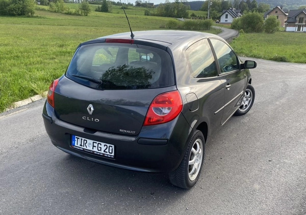 Renault Clio cena 7999 przebieg: 196523, rok produkcji 2006 z Limanowa małe 22